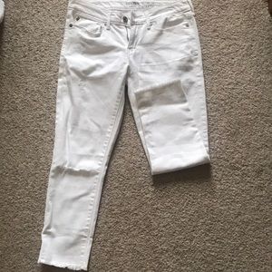 White Levi’s Low Raise Straight Jeans